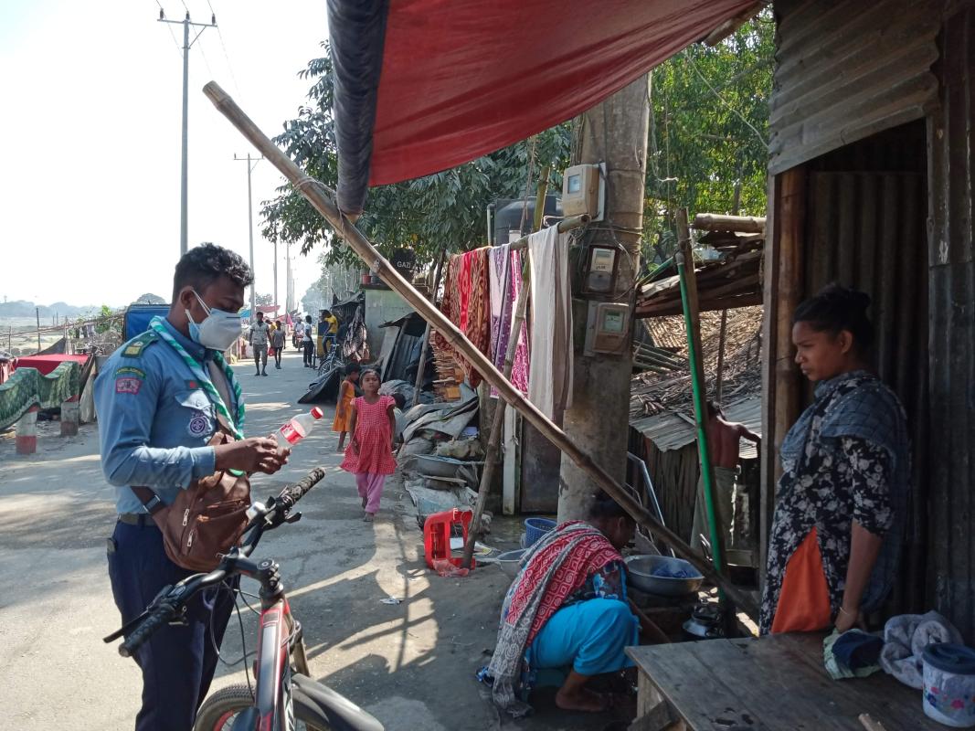 পারম্ভিক পর্যায়ে প্লাস্টিকের দূষণ রোধে সচেতন করা
