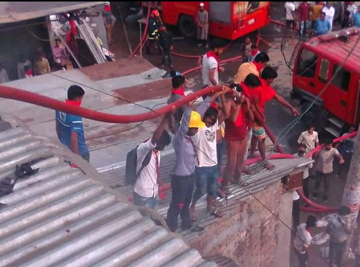 অগ্নিকান্ড নিভানোর জন্য স্কাউট