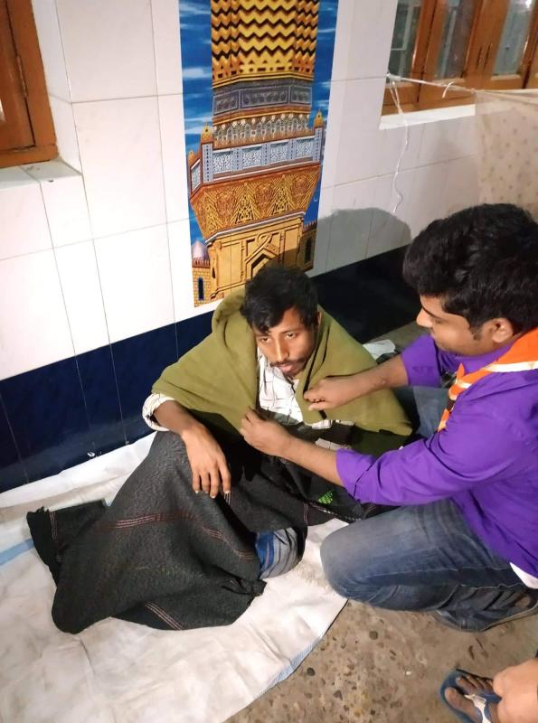 অসহায় দুস্থদের সাহায্য প্রদান