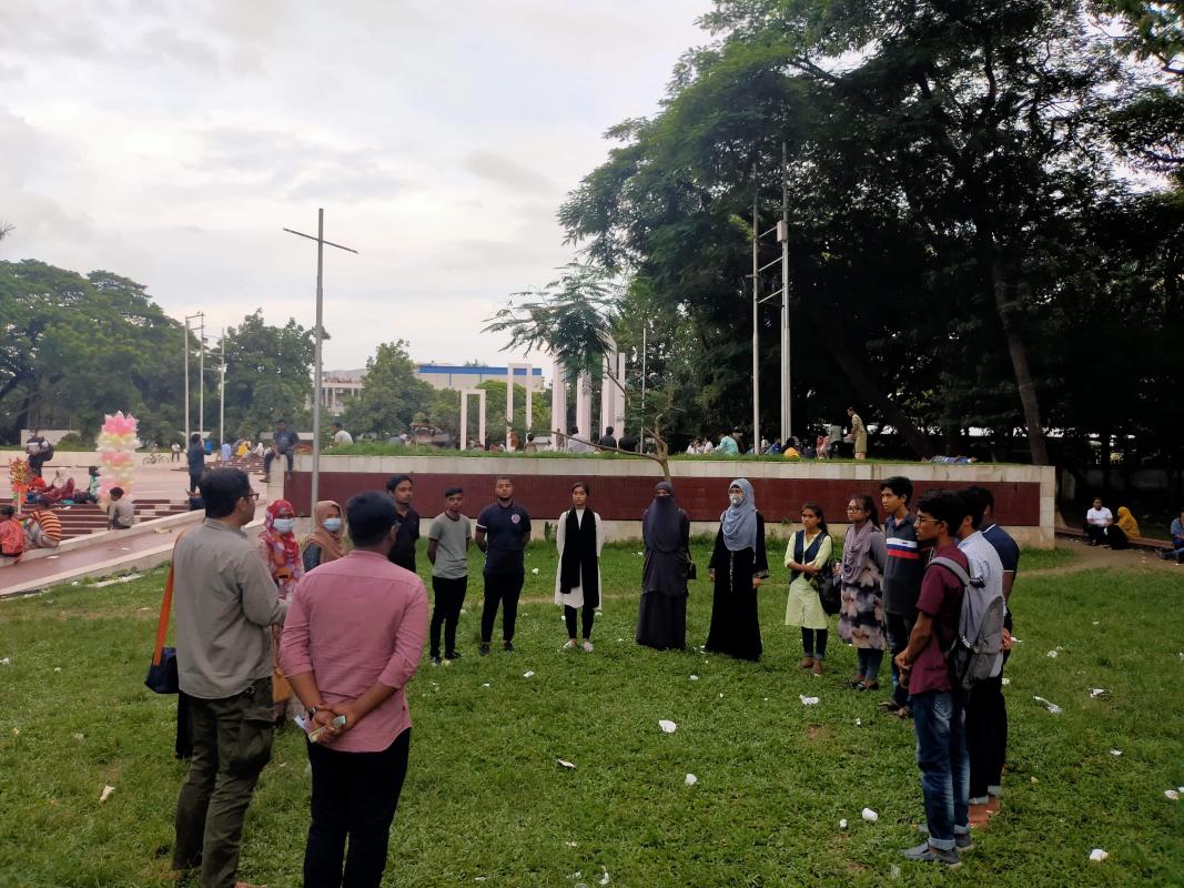 সাপ্তাহিক ক্রুমিটিং 