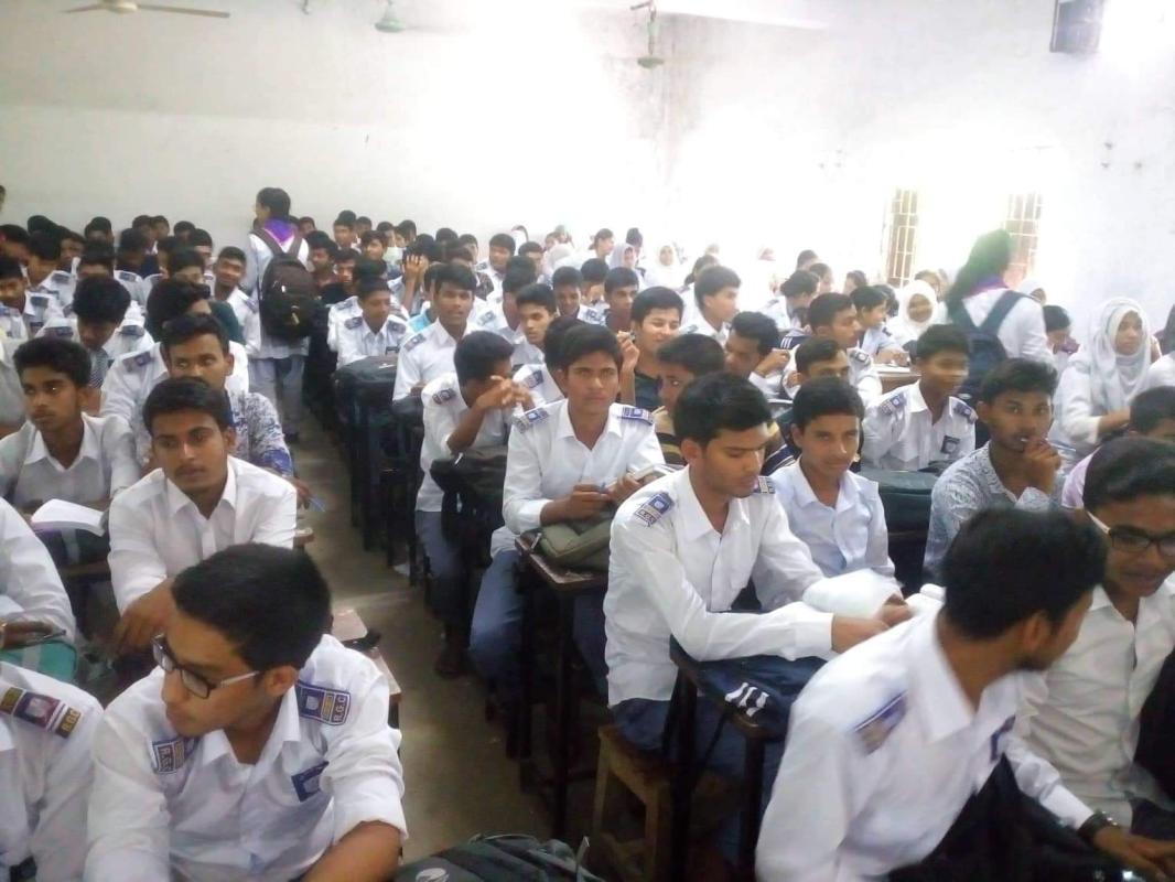 বন্যা দূর্গতদের জন্য চাঁদা সংগ্রহ 