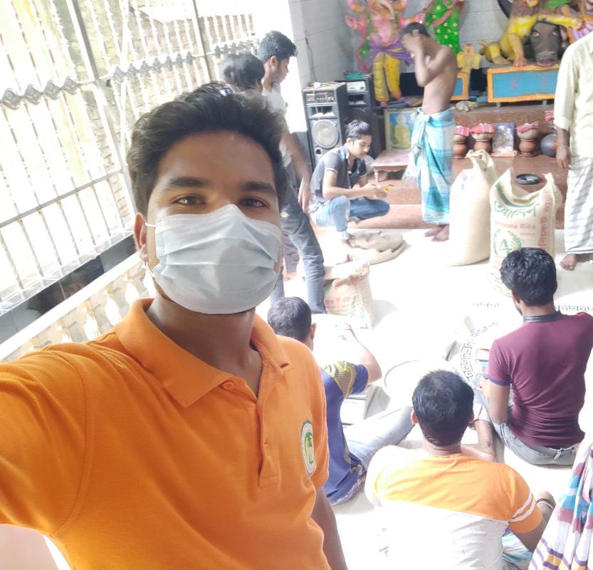 ত্রাণ বিতরণ কর্মসূচি