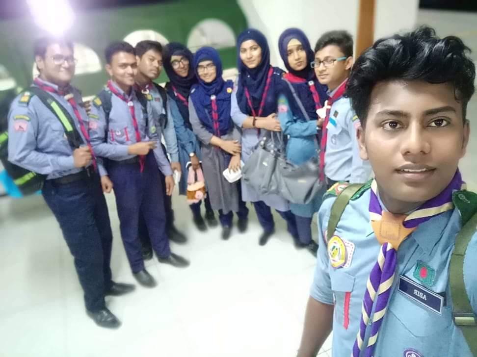 আল্লাহর মেহমান হজযাত্রীদের সেবাদানের জন্য প্রতিবছরই হজ ক্যাম্পে  রোভার রা স্বতঃস্ফূর্তভাবে অংশগ্রহণ করে।