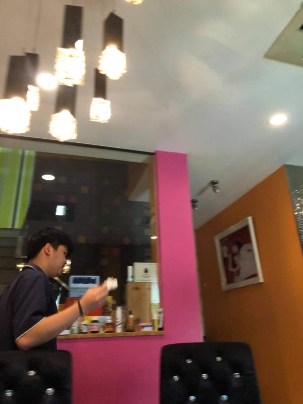 เก็บขยะไปทิ้ง