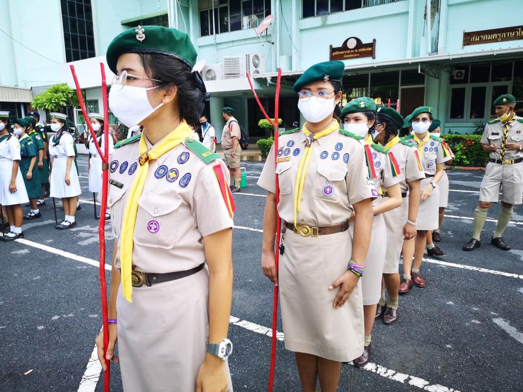 กองลูกเสือวิสามัญวิทยาลัยเทคโนโลยีพณิชยการราชดำเนิน  เดินสวนสนาม ในพิธีทบทวนคำปฏิญาณของลูกเสือ เนตรนารี  เนื่องในโอกาสวันเฉลิมพระชนมพรรษาพระบาทสมเด็จพระเจ้าอยู่หัว