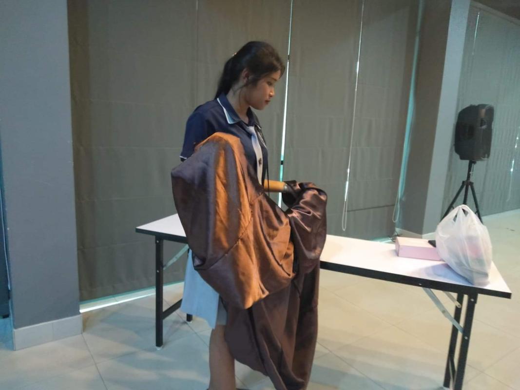 ช่วยเก็บของให้อาจารย์