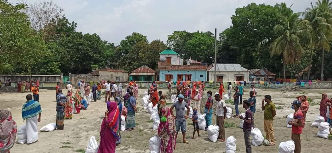 রেসকিউ ফর সিরাজগঞ্জ এর পক্ষ থেকে ত্রাণ সামগ্রী বিতরণ ২০২০