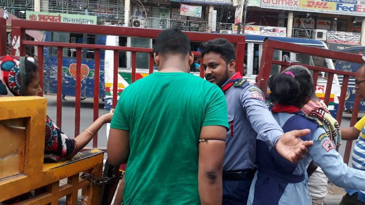 ফুটওভার ব্রিজ ব্যবহার করতে জন সাধারণ কে উদ্ভুদ্ধ করা নিয়ে কর্মসূচী