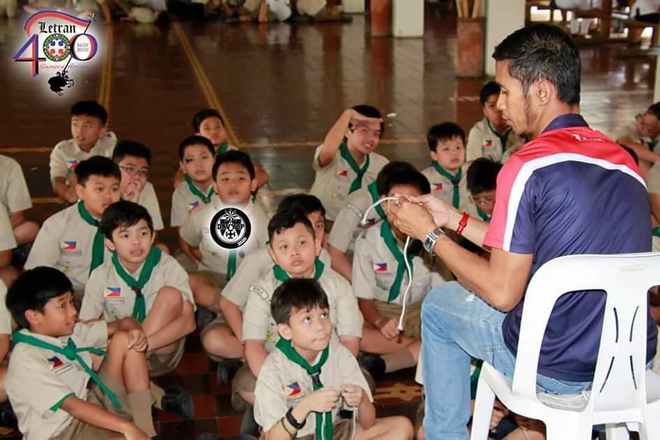 Teaching Basic Knots at Letran's Day Camp
