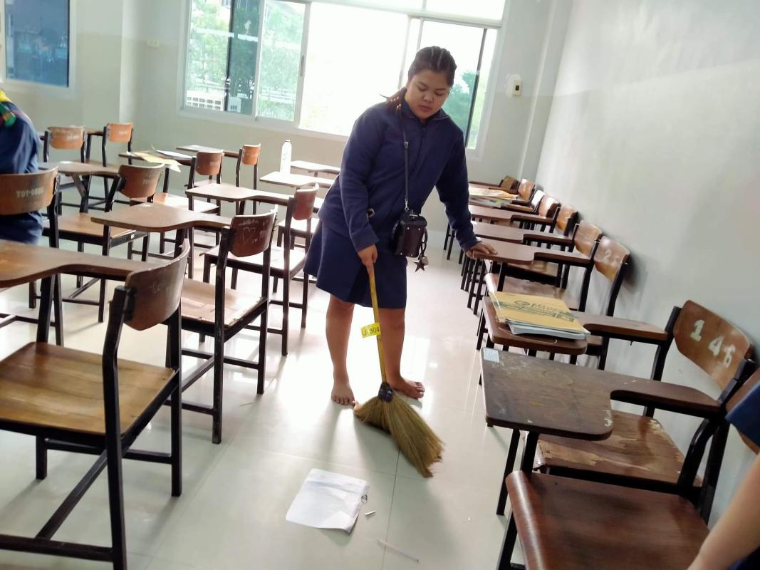 กวาดห้อง