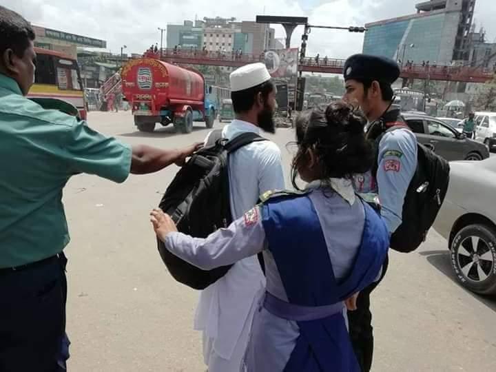 ট্রাফিক সচেতনতা কর্মসূচি বাস্তবায়ন    