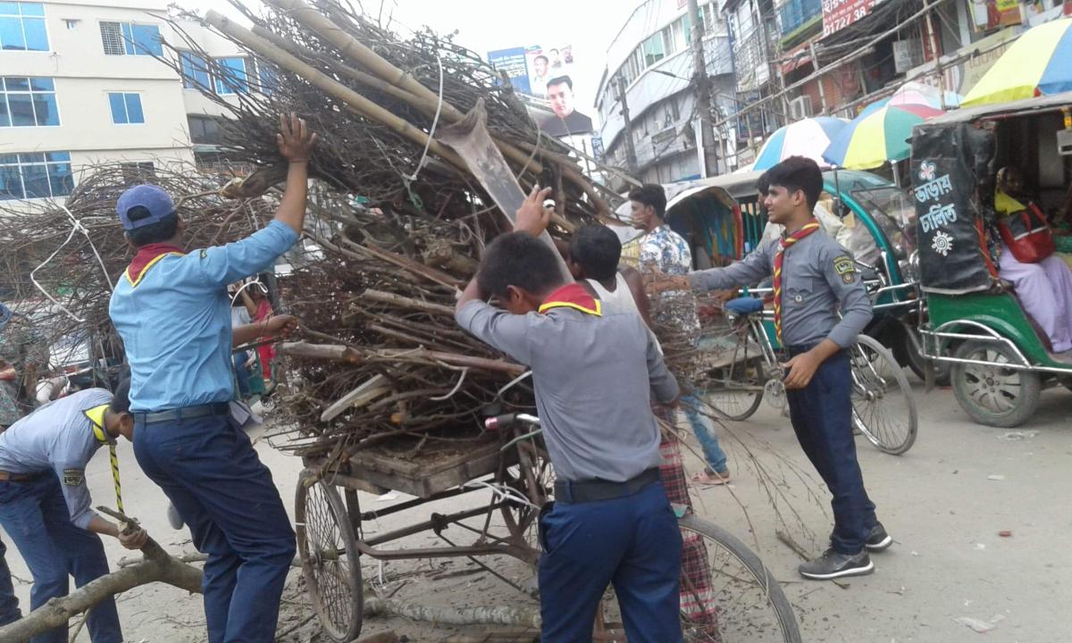 সমাজ সেবা কাজে অংশগ্রহণ 