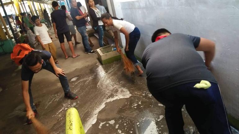 Day# 2 Cleaning of Walls SWA Entry of Caloocan High School Senior Scouts