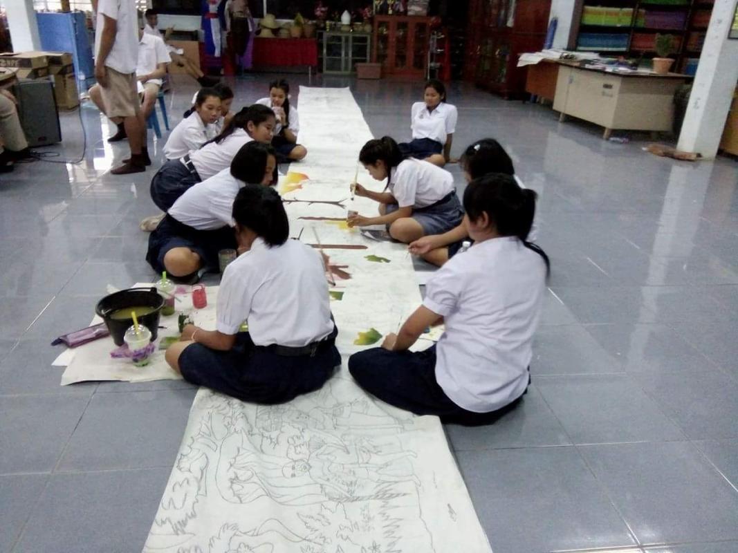 ระบายสีผ้าผะเด
