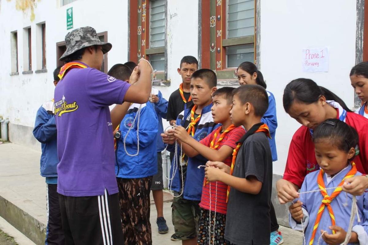 Assisting Adult Leader in Running a Troop by Rovers 