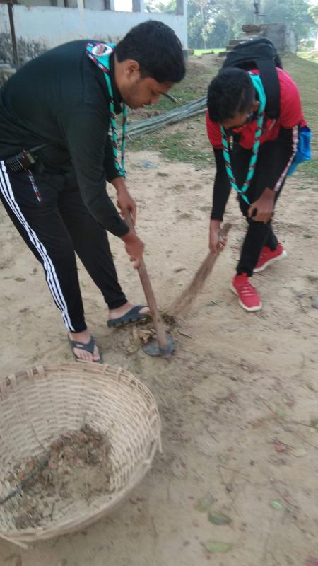 বাসার আসে পাসের ময়লা আর্বজনা পরিষ্কার পরিচ্ছন্ন করা 