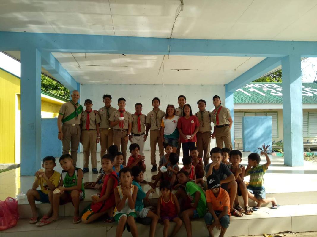 Feeding program by Catanduanes Scouts