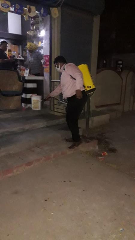 कोरोना की जंग में किया सेनेटाईजेश 