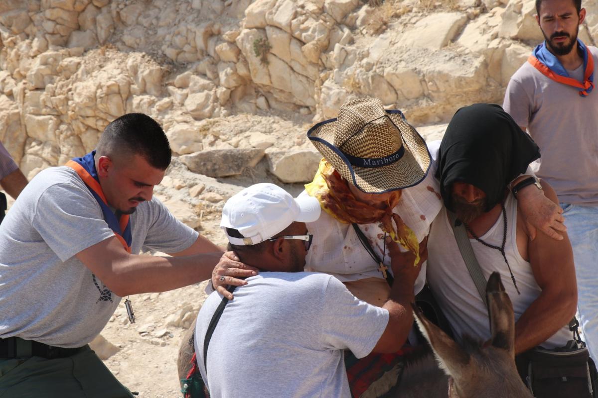 A group from De La Salle scout saves the life of a Romanian tourist in the Kidron Valley near Saint Saba’s monastery