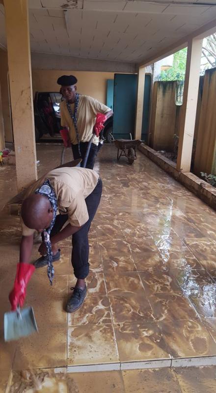 Les Scouts en action pour apporter leur aide aux sinistrés des inondations à Abidjan