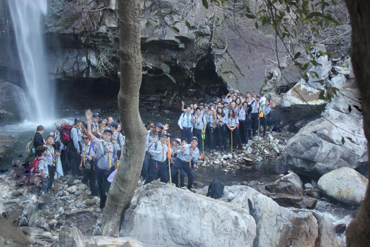 HIKE TO UÇANSU WATERFALL