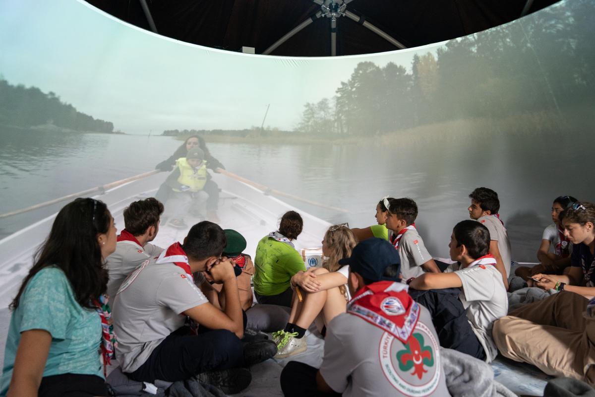 scouts learning about refugees