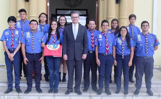 Gobierno de Costa Rica abandera y despide a su Delegación rumbo al Jamboree Mundial en Japón.  Government of Costa Rica gives the flag and farewell to the Scout Contingent heading to the World Jamboree in Japan.#wsj2015 #ScoutIAR 