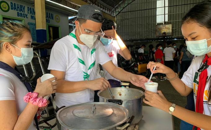 Scouts reach out the victims of typhoon Ulysses | Rover Circles United 08 of Cabanatuan City