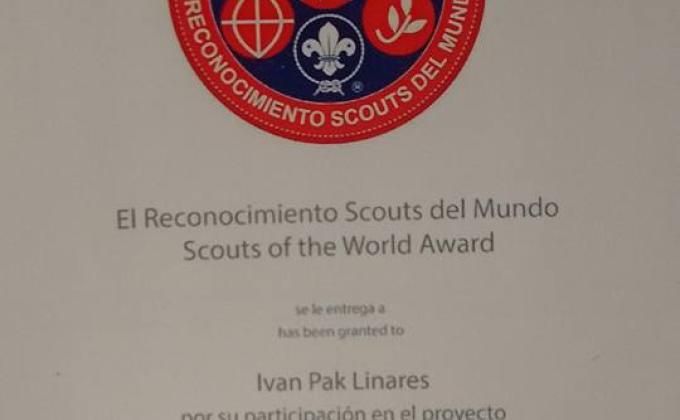 Recibiendo el Reconocimiento "Scouts del Mundo"