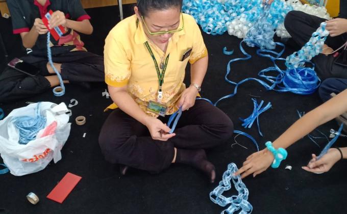 ทำพวงมาลัย