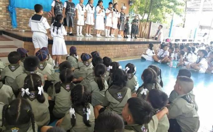 กิจกรรมการเเสดงการกำจัดลูกน้ำยุงลายของลูกเสือ