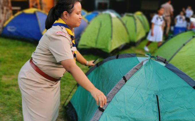 เตรียมเต้นท์เพื่อเข้าค่ายลูกเสือสำรอง