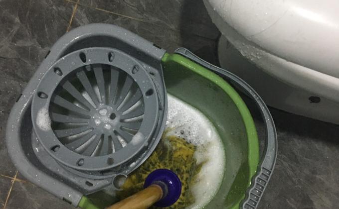 ช่วยย่าถูบ้าน