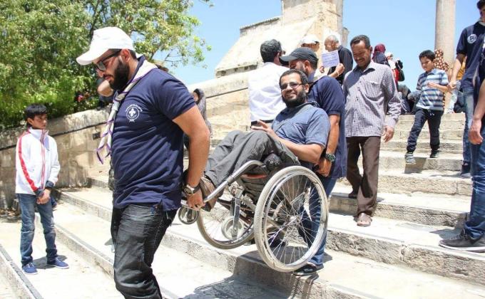 Scouts & Guides serving fasting Muslims in Al Aqsa Mosque 