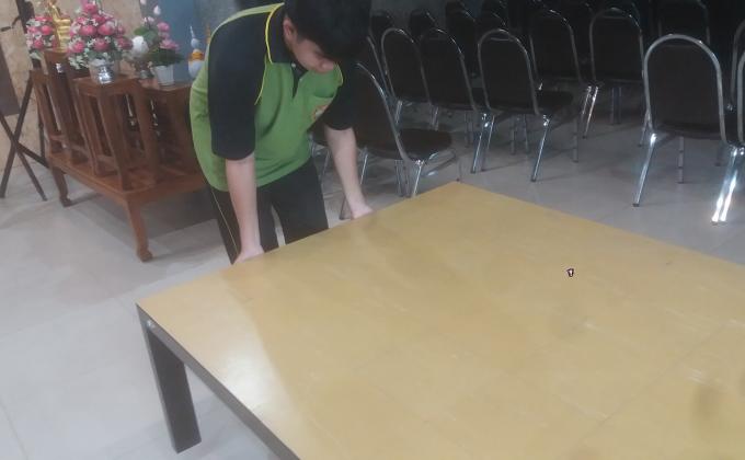 ช่วยจัดโต๊ะกิจกรรม