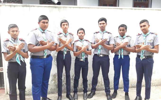 AN-NUSAR Open Scout Group Scout with Messenger of Peace Project
