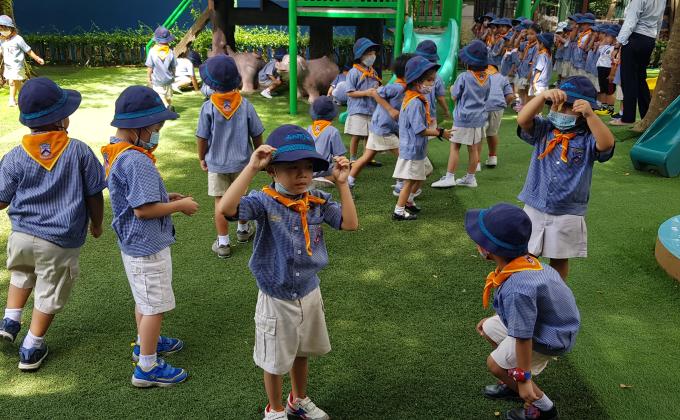 การรักษาความสะอาดบริเวณรอบรั้วอาคาร