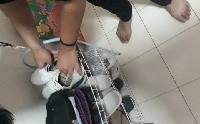 จัดรองเท้า