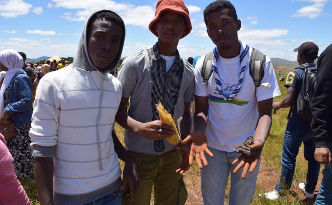 Reboisement 11/03/2018 a Imeritsiatosika Avec LA GRANDE FAMILLE DE LA COMMUNAUTE MUSULMANS DE MADAGASCAR (GFCMM)