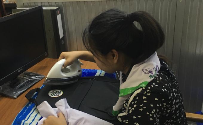 จิตอาสา ติดโลโก้ที่กระเป๋า MoP