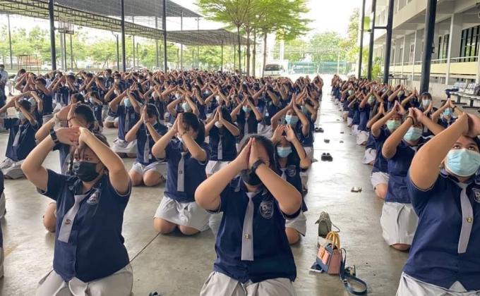 กิจกรรมน้อมลำลึกและพิธีถวายบังคม วางพวงมาลา รัชกาลที่9