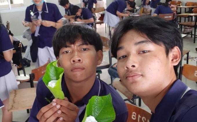 ดอกมะลิจากกระดาษรีไซเคิล บอกรักแม่