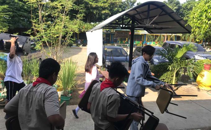 STEC - JHS Senior Scouts lent a hand last Friday.