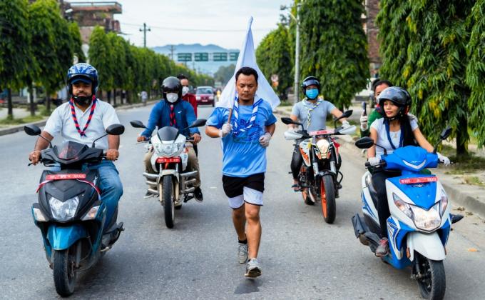 Rover leader run for peace