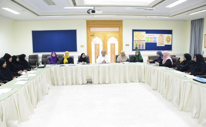 مديرية كشافة ومرشدات عُمان تناقش برنامج المخيم الصيفي ال18 للمرشدات  بظفار
