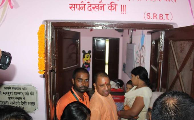 When the Chief Minister arrives with two Union Ministers himself Smile_Roti_bank