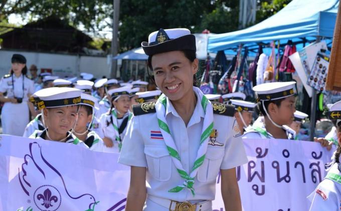 นำลูกเสือไปถวายเทียนพรรษา