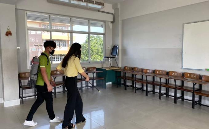 ทำความสะอาดวิทยาลัยฯ เพื่อป้องกันโรค COVID-19