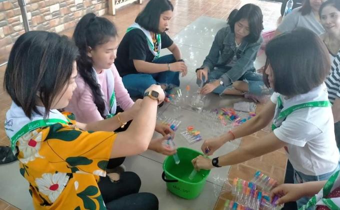 กิจกรรมทำสเปรยแจกผู้ปกครอง