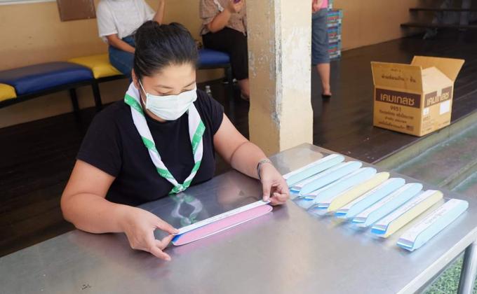 ร่วมทำหน้ากากนำไปบริจาค